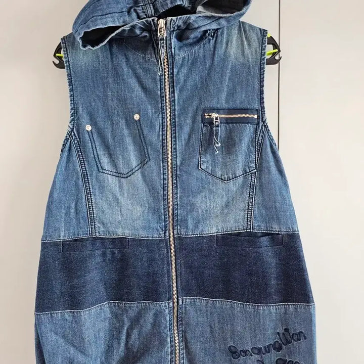 [BUNJANG] Denim Hooded Vest with Waist Covering Fit / 군살커버해주는 데님 후드 조끼