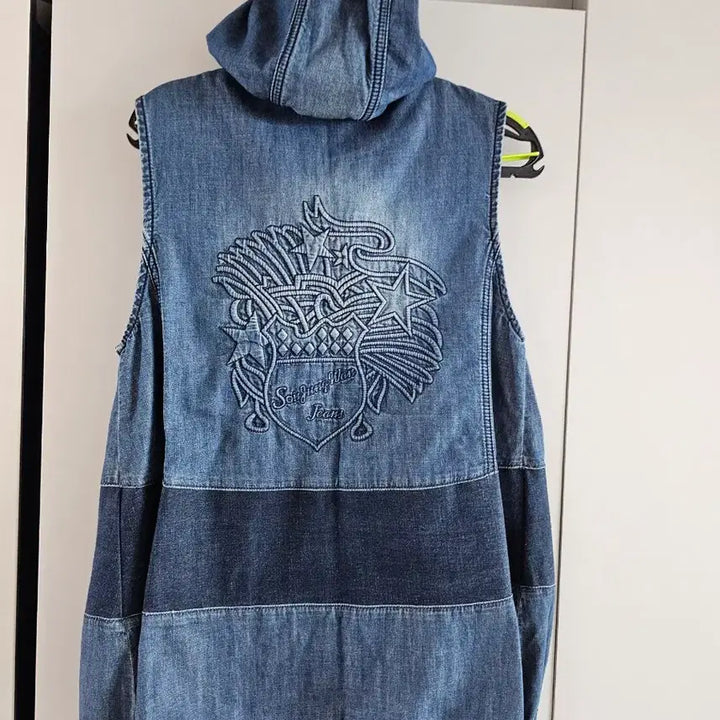 [BUNJANG] Denim Hooded Vest with Waist Covering Fit / 군살커버해주는 데님 후드 조끼
