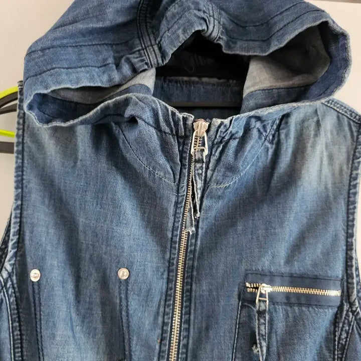 [BUNJANG] Denim Hooded Vest with Waist Covering Fit / 군살커버해주는 데님 후드 조끼