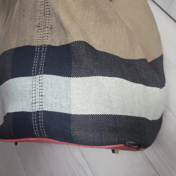[BUNJANG] Burberry Ashby Hobo Bag Medium / 버버리 애쉬비 호보백 미디움