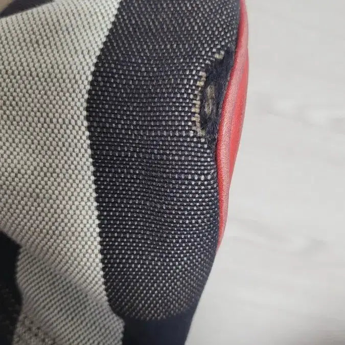 [BUNJANG] Burberry Ashby Hobo Bag Medium / 버버리 애쉬비 호보백 미디움