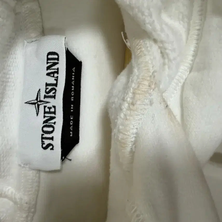 [SOLD OUT] 스톤아일랜드 후드티 휜색