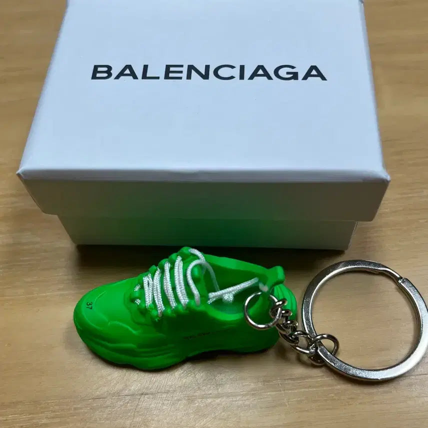 [BUNJANG] Balenciaga Shoe Keychain / 신발 키링 발렌시아가/루이비통