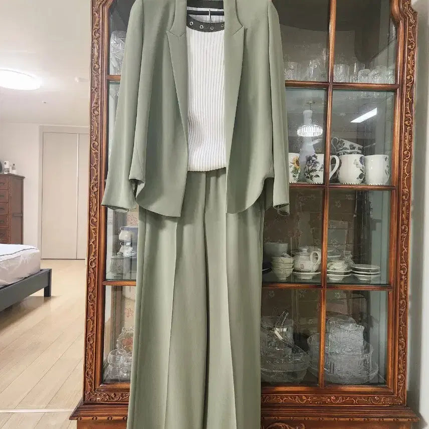 [SOLD OUT] 20년[상태최상] 미샤 MICHAA 썸머 셋업 (에메랄드 민트) 안감실크
