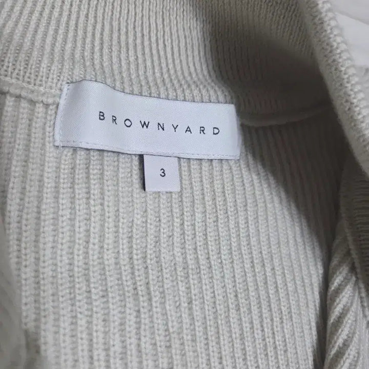 [BUNJANG] Brown Yak Half Zip Knit / 브라운야드 반집업 니트