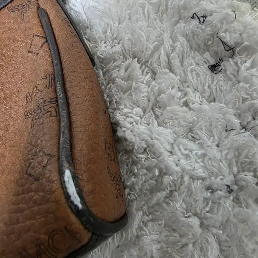 [SOLD OUT] MCM 브라운 로고 체인 숄더백