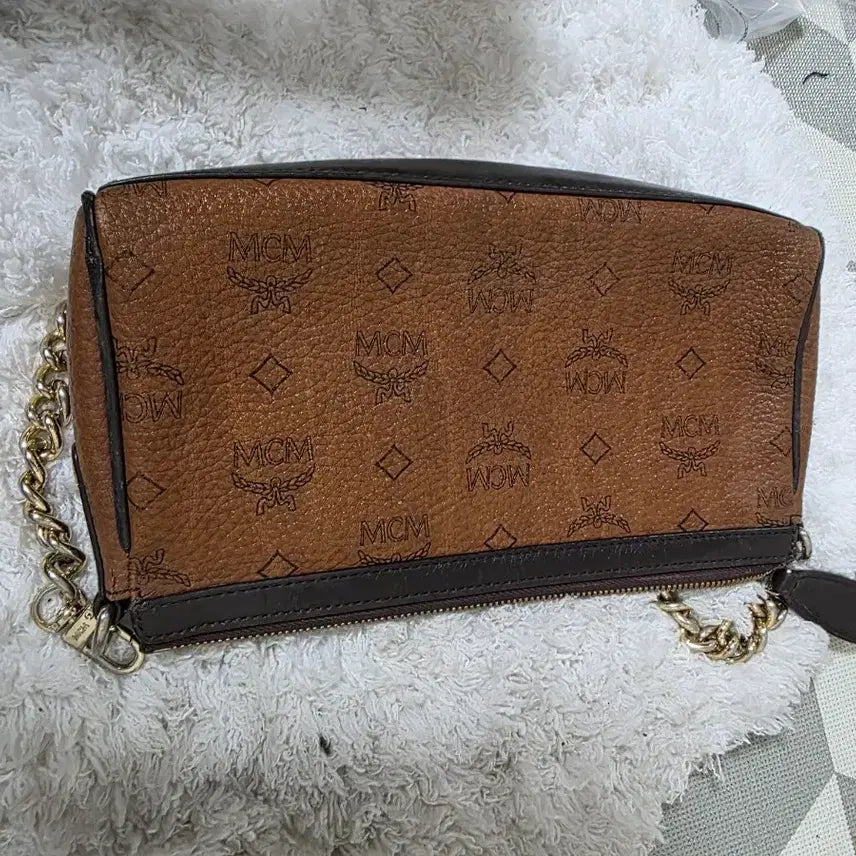 [SOLD OUT] MCM 브라운 로고 체인 숄더백