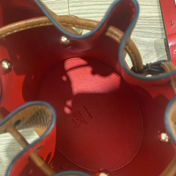 [BUNJANG] Christian Louboutin Bucket Bag / 크리스찬루부탱 버킷백