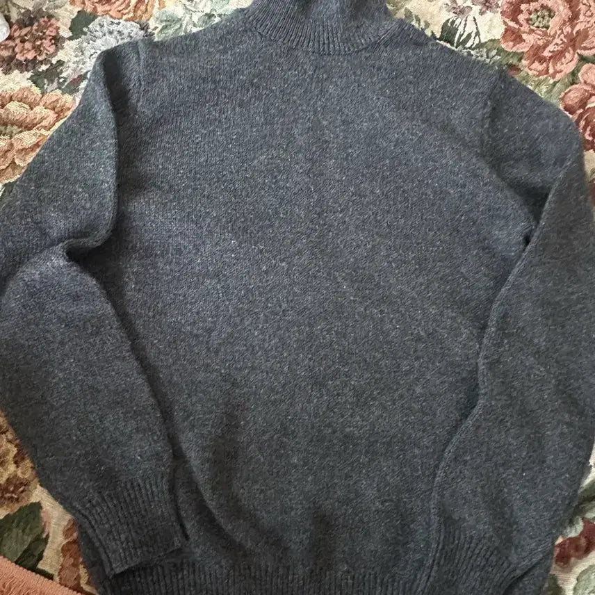 [BUNJANG] Uniqlo Grey Turtleneck Knit Sweater / 유니클로  회색 터틀넥 니트 스웨터