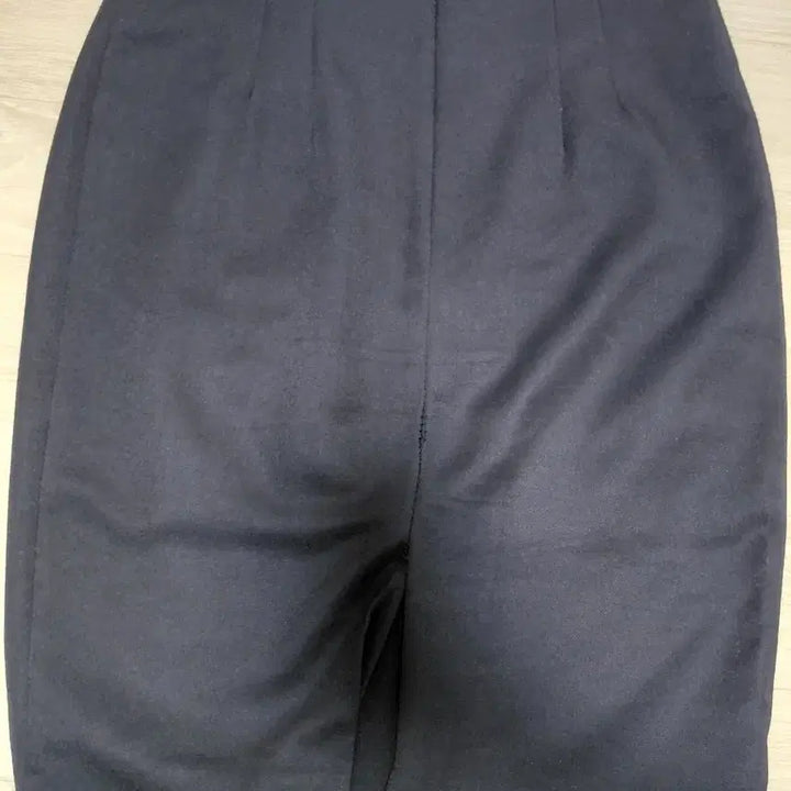 [BUNJANG] muzak Black Office Midi Skirt / muzak 블랙 오피스 미디스커트