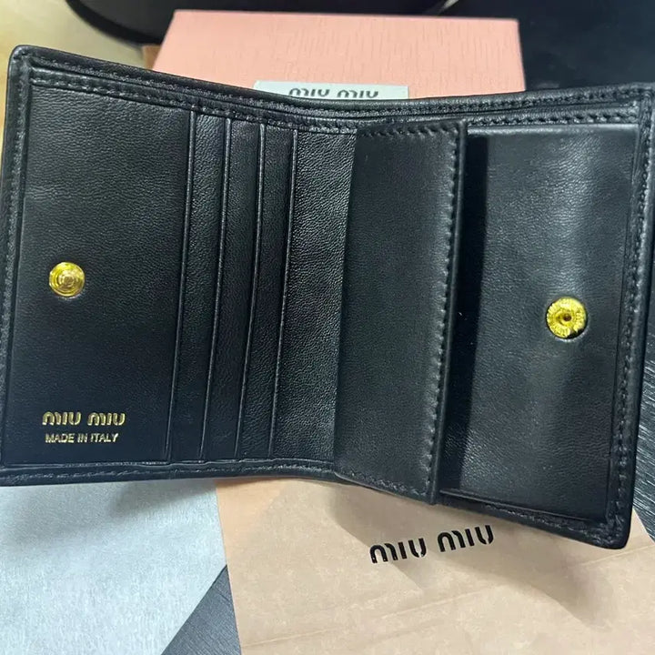 [BUNJANG] Miu Miu Black Matelassé Wallet / 미우미우 지갑 검정색이고