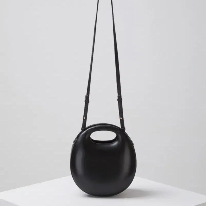 [BUNJANG] Archivepke Shell Bagel Bag Black / Archivepke 아카이브앱크 Shell bagel bag