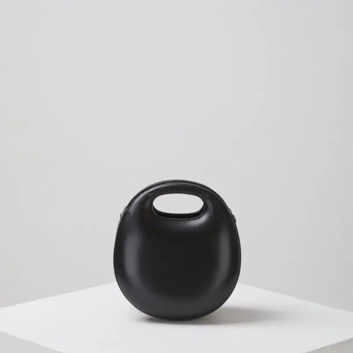 [BUNJANG] Archivepke Shell Bagel Bag Black / Archivepke 아카이브앱크 Shell bagel bag