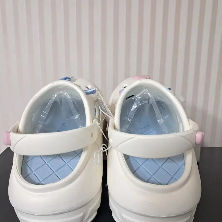 [BUNJANG] Sanrio Cinnamoroll Platform Crocs Sandals (240mm) / 산리오 시나모롤 통굽 크록스 샌들 240mm 새상품