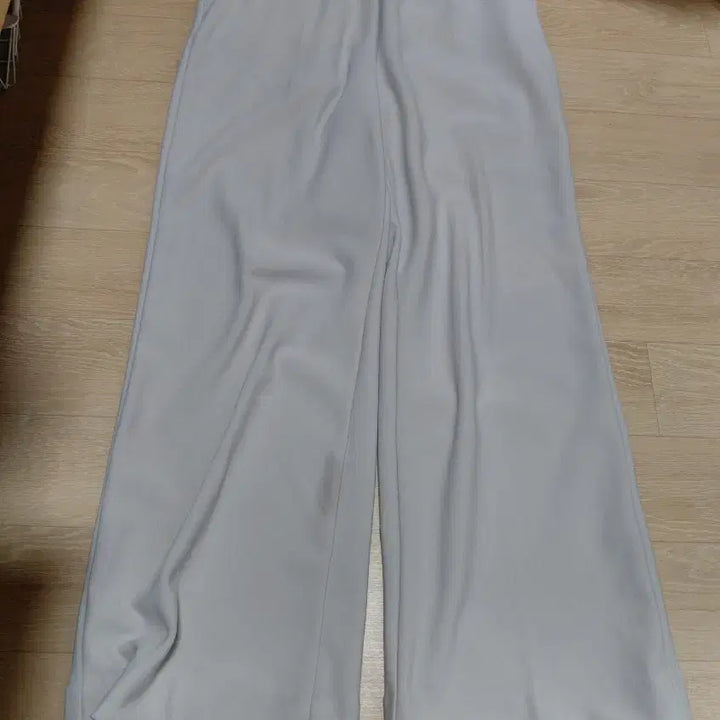 [BUNJANG] Ivory Grey Slacks with Back Banding / 뒷밴딩 아이보리 그레이 슬랙스