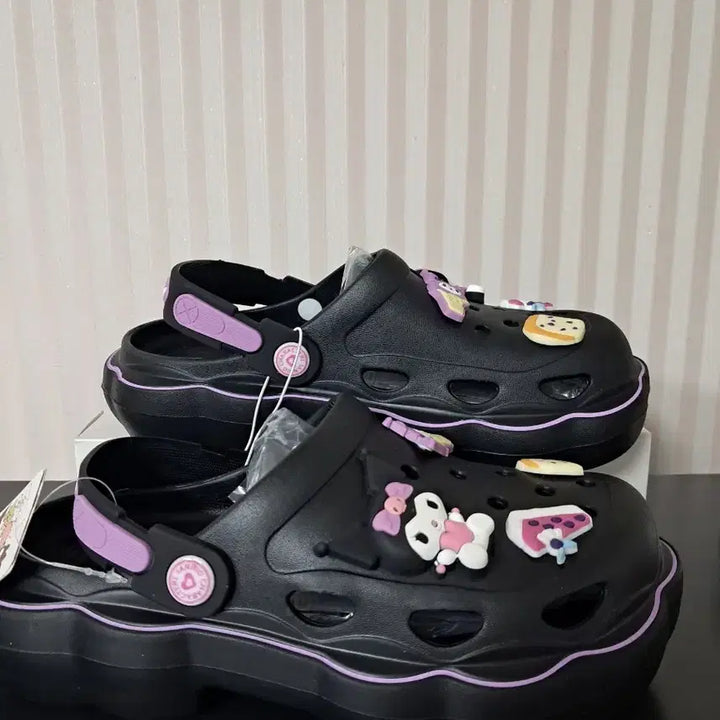 [BUNJANG] Sanrio Kuromi Jibbitz Sandals - Size 230 - New / 산리오 쿠로미 샌들 지비츠 장식 샌들 230 새상품