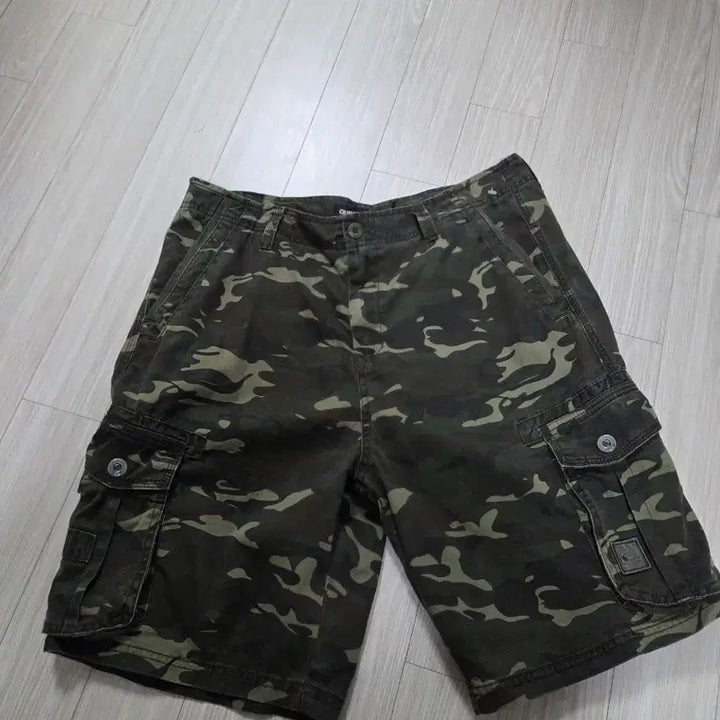 [SOLD OUT] 퀵실버 밀리터리 카모 반바지 카고 반바지