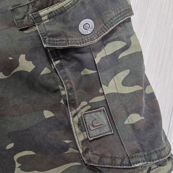 [SOLD OUT] 퀵실버 밀리터리 카모 반바지 카고 반바지