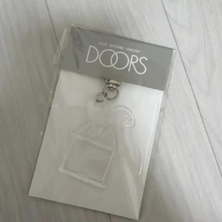 [BUNJANG] NCT Doyoung DOYOUNG Doors Mini Frame Keychain / 도영 도어스 md 미니 프레임 키링 양도