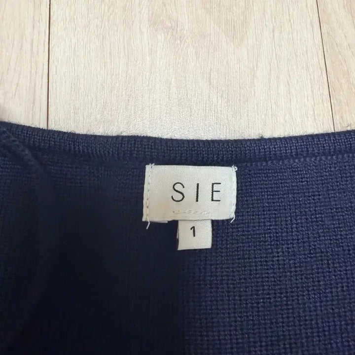 [BUNJANG] Sii Ireen Tank Top / 시에 아이린 나시 s