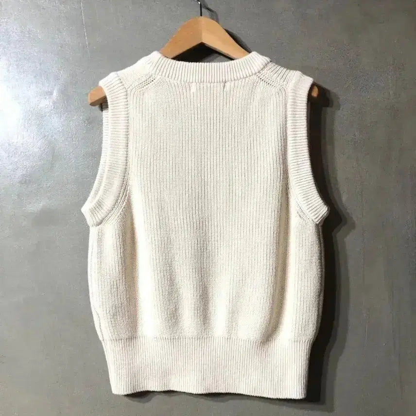 [BUNJANG] Masculine Ivory Knit Vest / 마스큘린 아이보리 니트 조끼 S