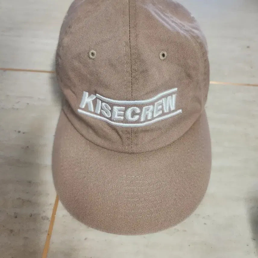 [BUNJANG] KISECREW Beige Ball Cap Hat / KISECREW 볼캡 베이지색 모자