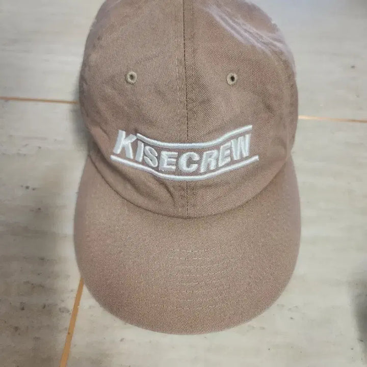 [BUNJANG] KISECREW Beige Ball Cap Hat / KISECREW 볼캡 베이지색 모자