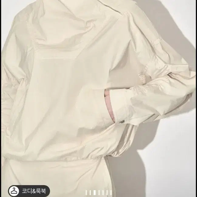 [SOLD OUT] (새상품)한섬 TIME 타임 지퍼셔링 모크넥 탑 아노락 스타일