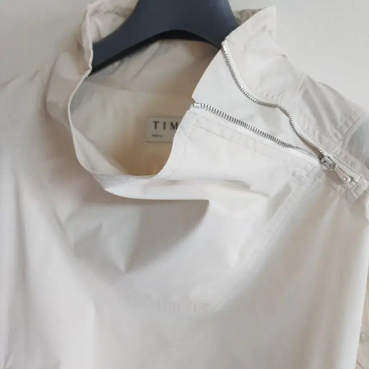 [SOLD OUT] (새상품)한섬 TIME 타임 지퍼셔링 모크넥 탑 아노락 스타일