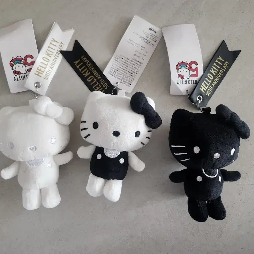 [BUNJANG] Hello Kitty 50th Anniversary Black White Keyring / 50주년 블랙 화이트 키티 키링