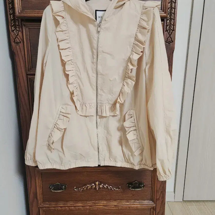 [BUNJANG] RENEEVON Frill Detail Spring/Summer Lightweight Windbreaker Jacket / 상태최상 레니본 RENEEVON 프릴 디테일 봄 여름 바람막이점퍼