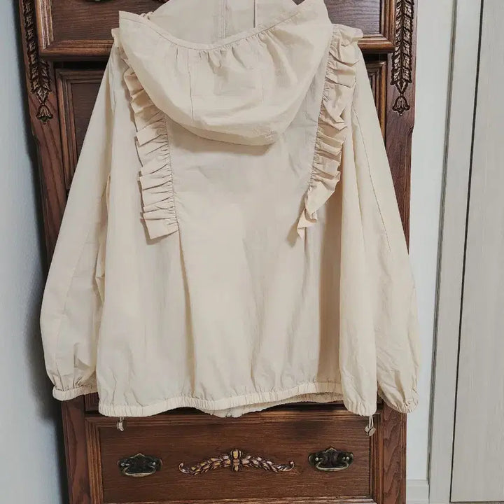 [BUNJANG] RENEEVON Frill Detail Spring/Summer Lightweight Windbreaker Jacket / 상태최상 레니본 RENEEVON 프릴 디테일 봄 여름 바람막이점퍼