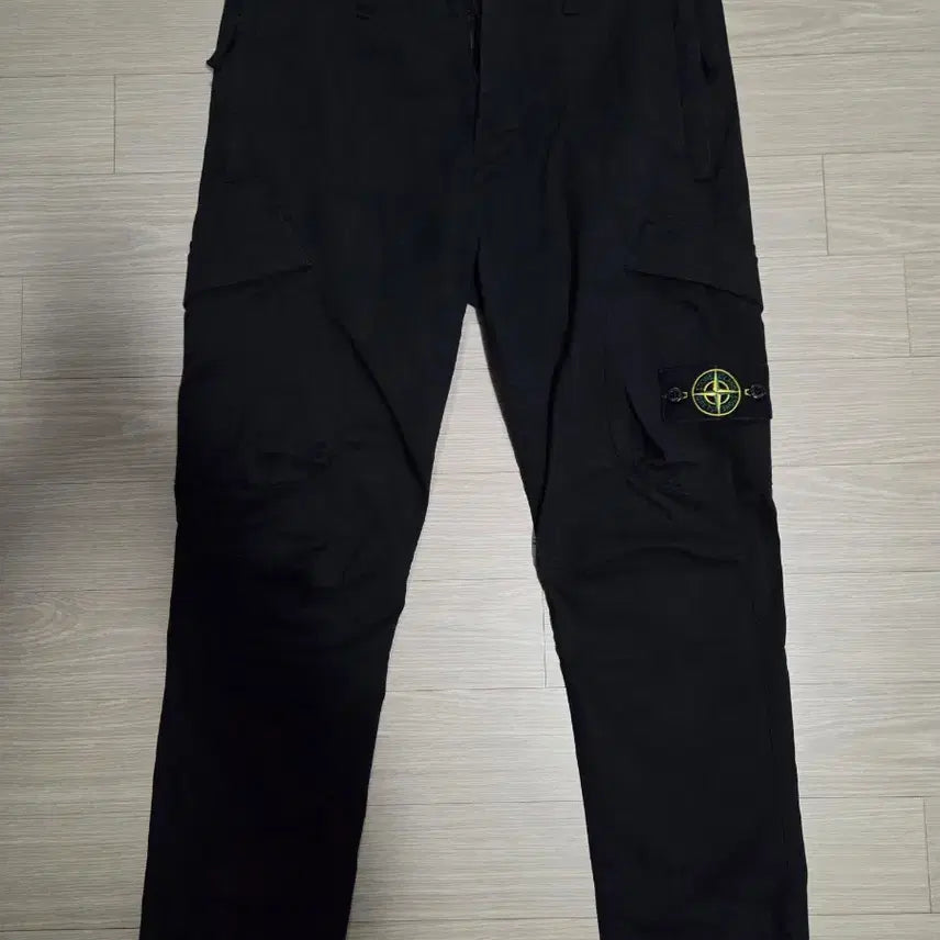 [SOLD OUT] [백화점판] STONE ISLAND 스톤아일랜드 카고 팬츠 바지