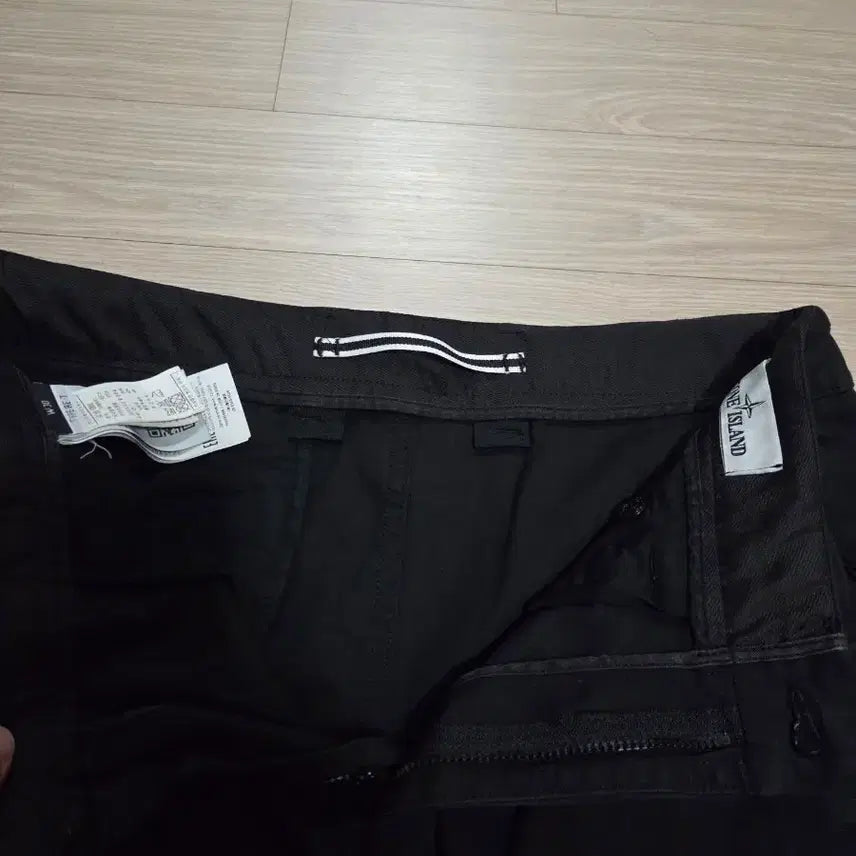 [SOLD OUT] [백화점판] STONE ISLAND 스톤아일랜드 카고 팬츠 바지