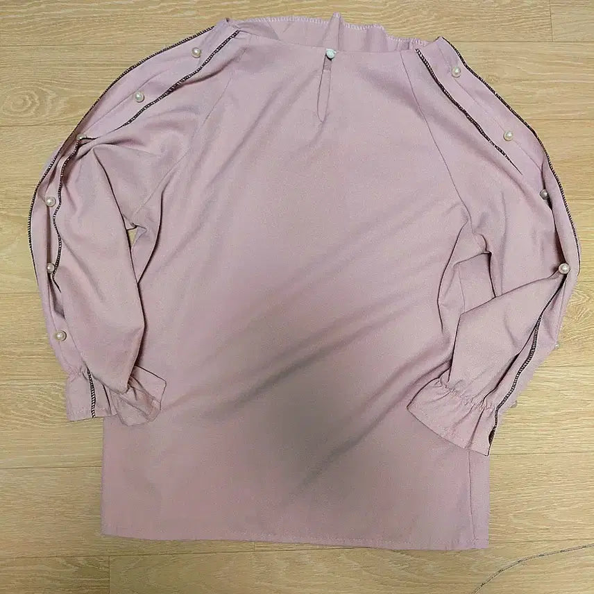 [BUNJANG] Dielv Pink Pearl Detail Blouse / Dielv 딸기우유 핑크 펄 디테일 블라우스