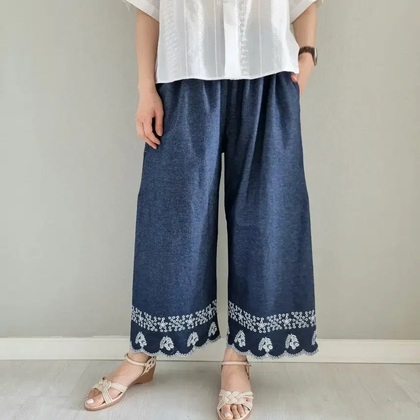 [BUNJANG] Embroidered Lace Denim Wide Pants / 면마 데님 와이드 팬츠 자수 레이스