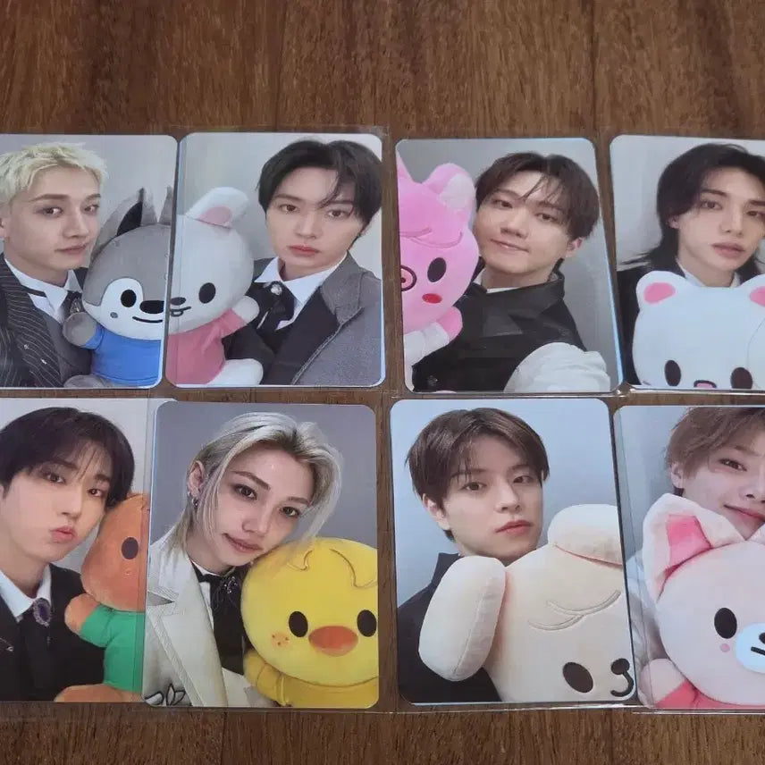 [BUNJANG] Stray Kids EAATW MD Photocard Goods / 스키즈 팝업 EAATW  엠디 포카 굿즈