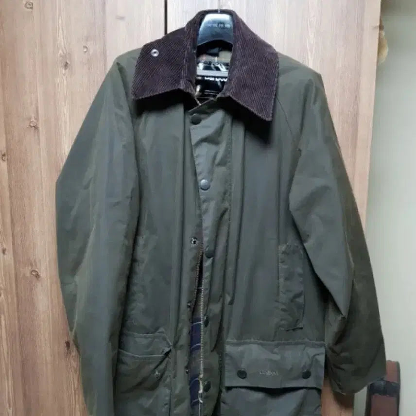 [SOLD OUT] 바버 뷰포트 올리브 40