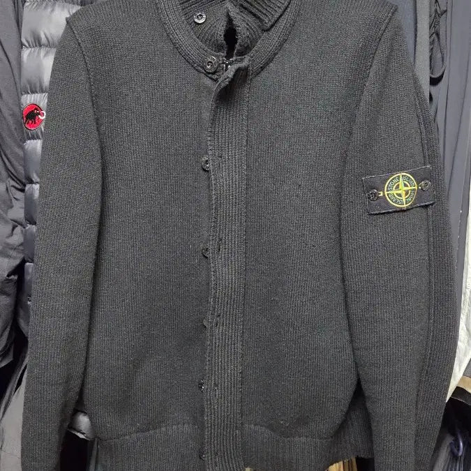 [SOLD OUT] 스톤아일랜드 블랙 집업 가디건