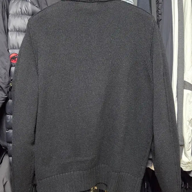 [SOLD OUT] 스톤아일랜드 블랙 집업 가디건