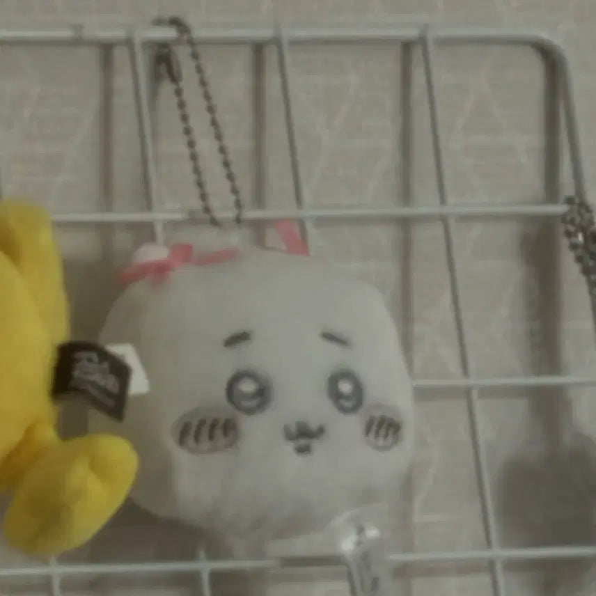 [BUNJANG] Munjakgwi Chiikawa Ribbon Mirror Keyring Doll Gacha / 먼작귀 치이카와 리본 거울 키링 인형 가챠
