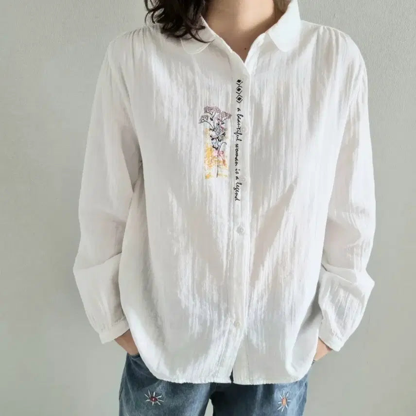 [BUNJANG] Flower Embroidered White Blouse / 플라워 자수 화이트 셔츠 블라우스