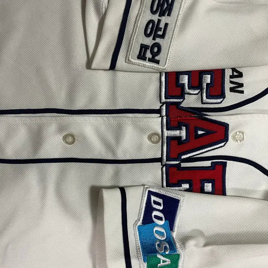 [BUNJANG] Doosan Bears White Baseball Jersey (Size 105) / 두산베어스 유니폼 야구 반팔 105 화이트 유니폼