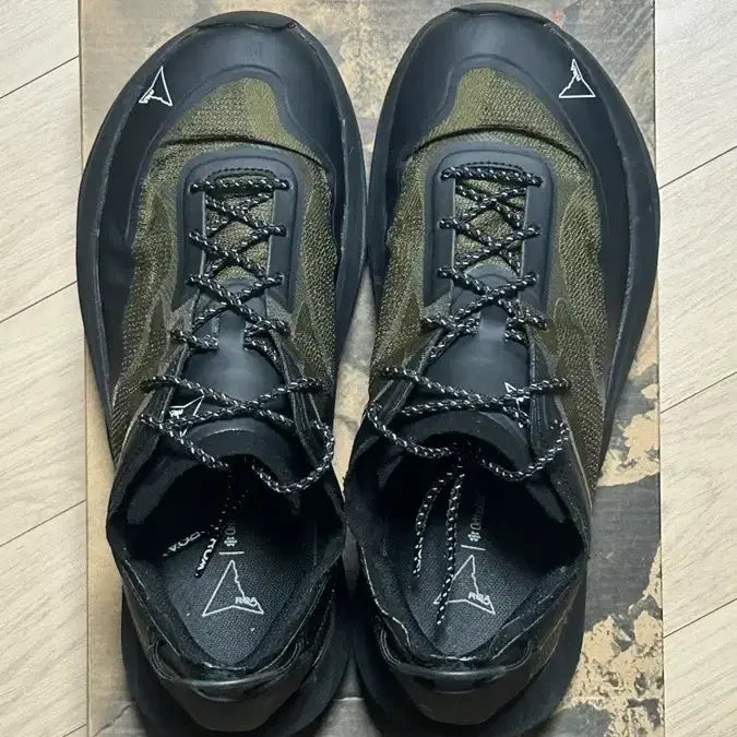 [SOLD OUT] 42) 로아 셀라 sella 올리브 블랙