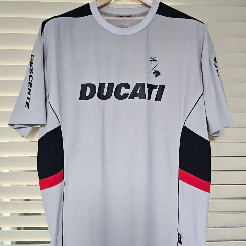 [BUNJANG] Descente Ducati Cooling Oversized T-Shirt (L) / 데상트 두카티 쿨링 오버핏 반팔티셔츠 100(L)