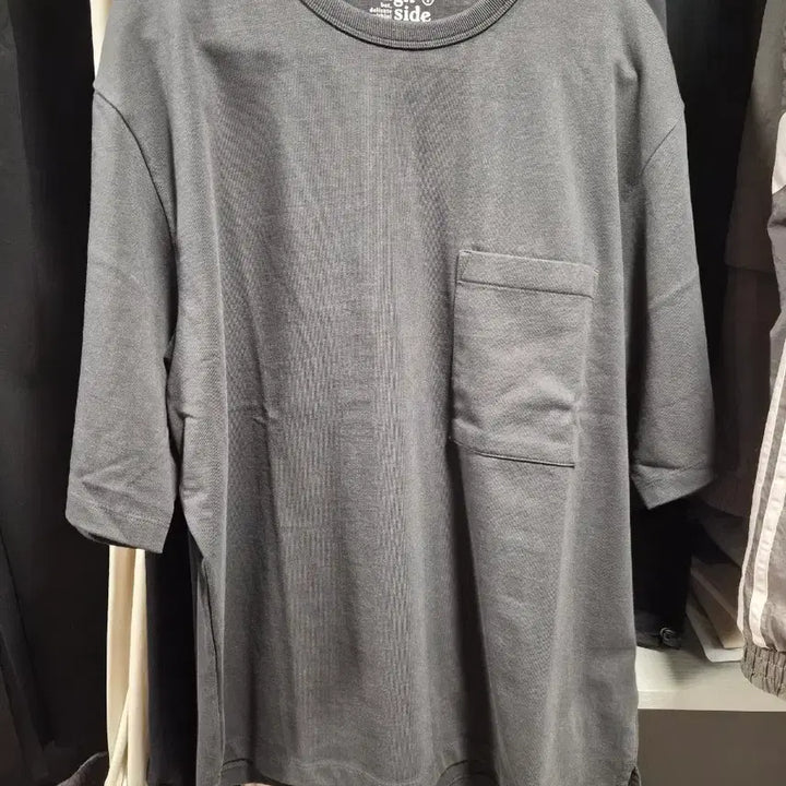 [SOLD OUT] [1] 러프사이드 프라이머리 반팔티 차콜