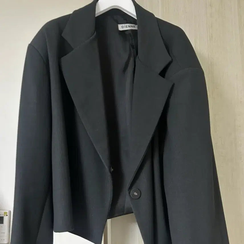 [SOLD OUT] 유튜버 하누 크롭자켓 차콜