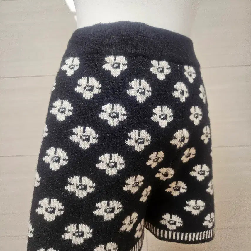 [BUNJANG] Floral Knit Shorts / 플라워 니트 숏팬츠