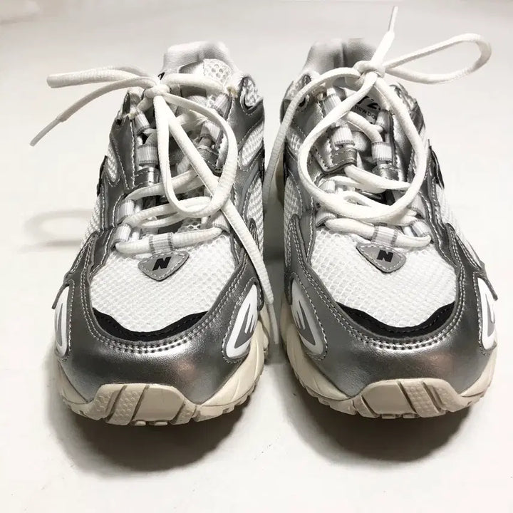 [BUNJANG] New Balance 725 White Silver 235 / 뉴발란스 725 화이트 실버 235