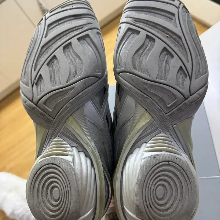 [BUNJANG] Balenciaga Tyrex Silver Sneakers / 발렌시아가 타이렉스 실버 42